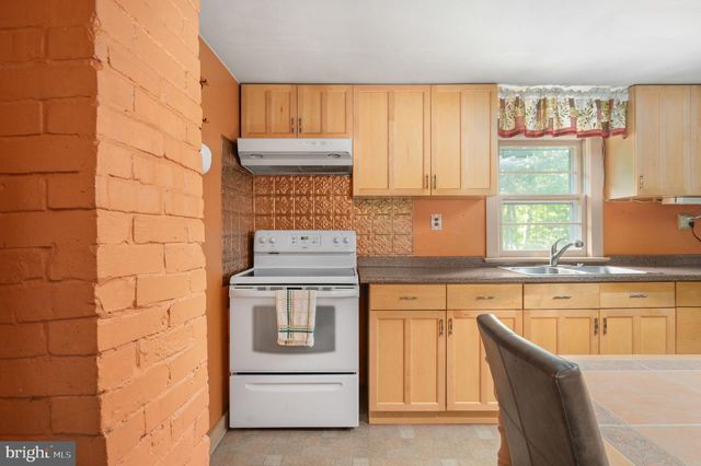 13641 FARMER DR, Woodford, VA 22580