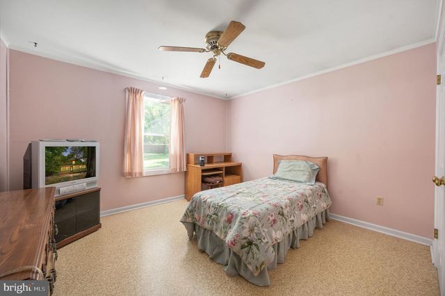 13641 FARMER DR, Woodford, VA 22580