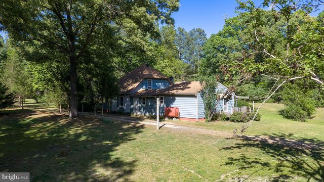 13641 FARMER DR, Woodford, VA 22580