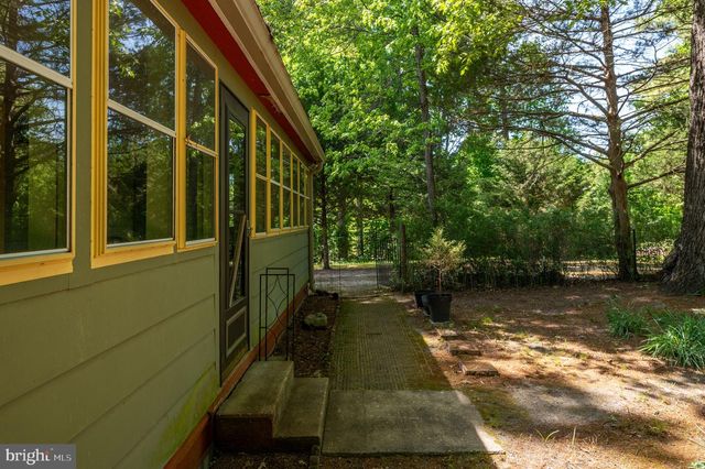 13641 FARMER DR, Woodford, VA 22580