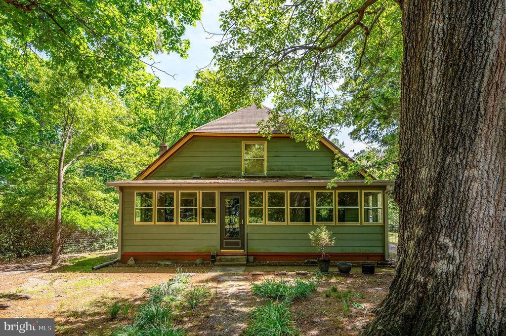 13641 FARMER DR, Woodford, VA 22580