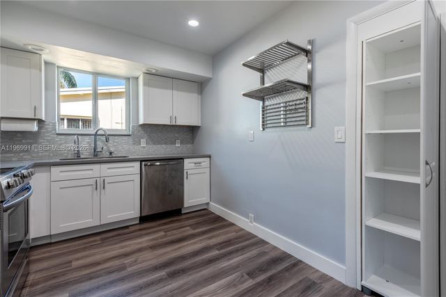 326 SE 3rd Ter, Dania Beach, FL 33004