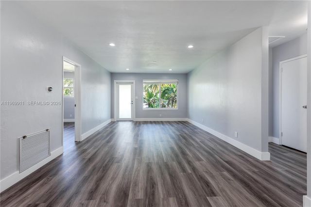 326 SE 3rd Ter, Dania Beach, FL 33004