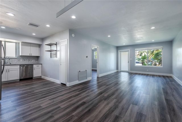 326 SE 3rd Ter, Dania Beach, FL 33004