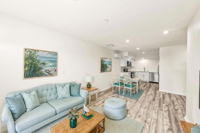 1243 1245 Van Nuys St, San Diego, CA 92109