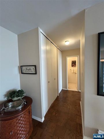 2150 Center 6F, Fort Lee, NJ 07024