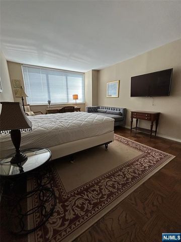 2150 Center 6F, Fort Lee, NJ 07024