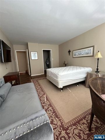 2150 Center 6F, Fort Lee, NJ 07024