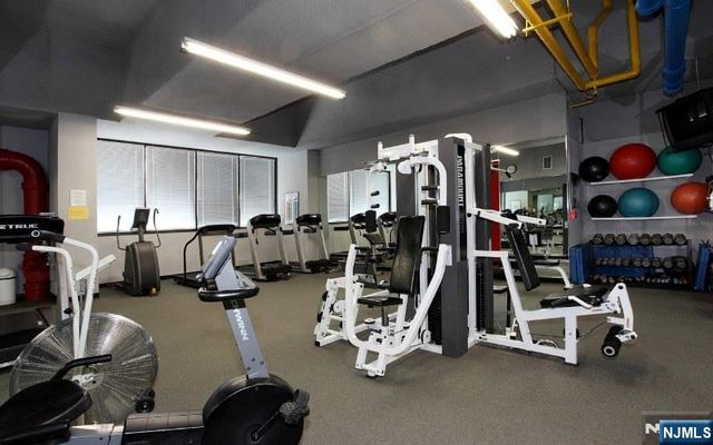 2150 Center 6F, Fort Lee, NJ 07024