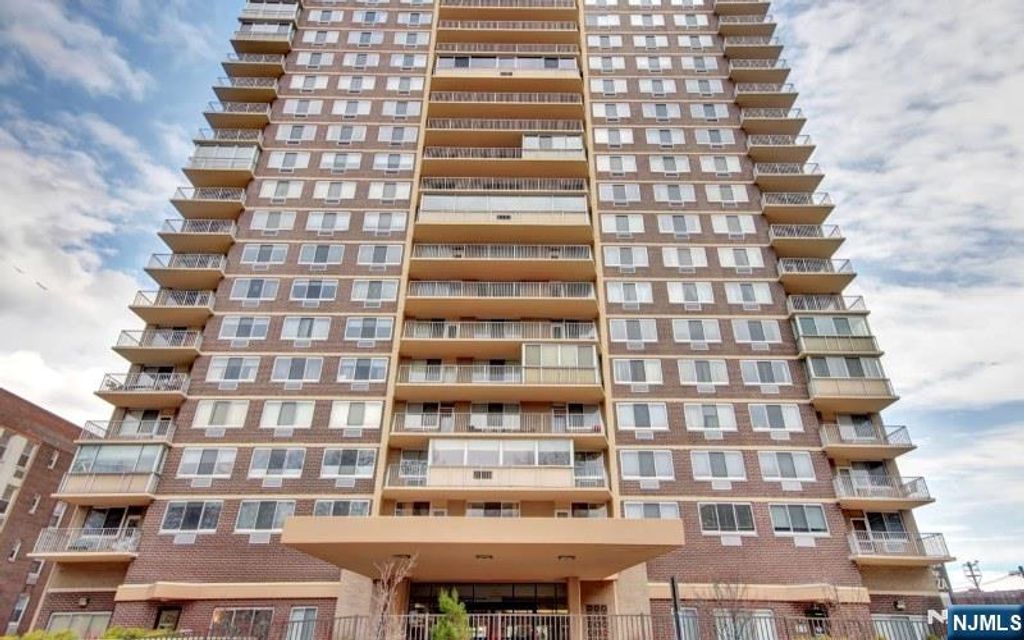 2150 Center 6F, Fort Lee, NJ 07024