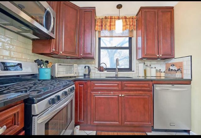 1165 E 54th Street 3s, Brooklyn, NY 11234