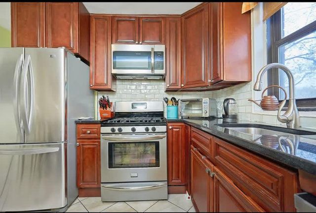 1165 E 54th Street 3s, Brooklyn, NY 11234