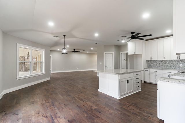 788 FM 2571, Smithville, TX 78957