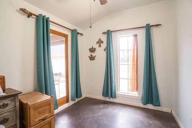 788 FM 2571, Smithville, TX 78957