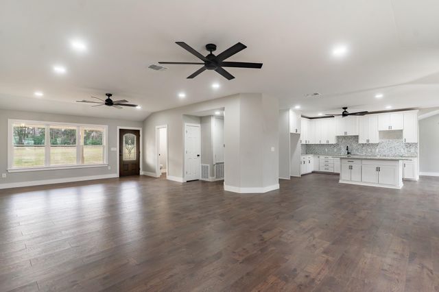 788 FM 2571, Smithville, TX 78957