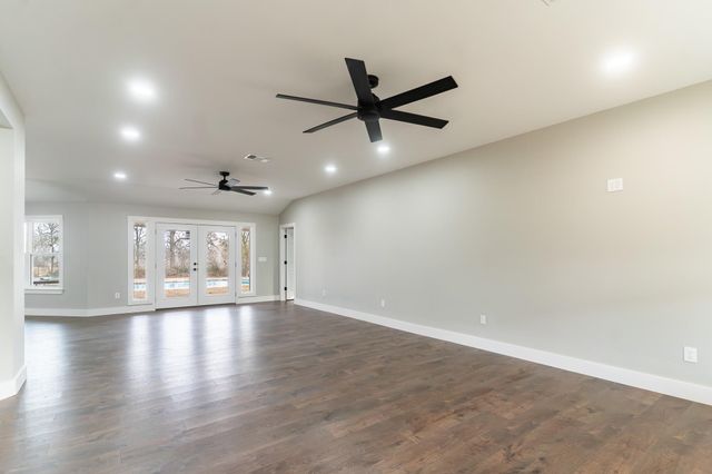 788 FM 2571, Smithville, TX 78957