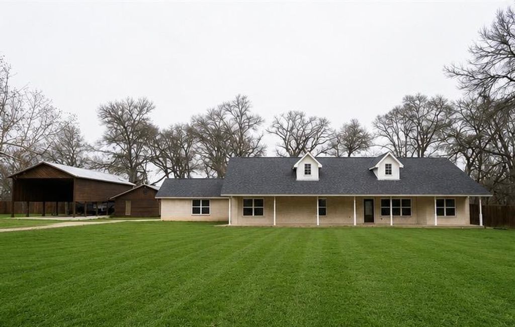 788 FM 2571, Smithville, TX 78957