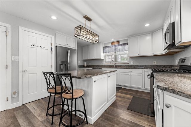 275 Old Clairton Rd, Pleasant Hills, PA 15236