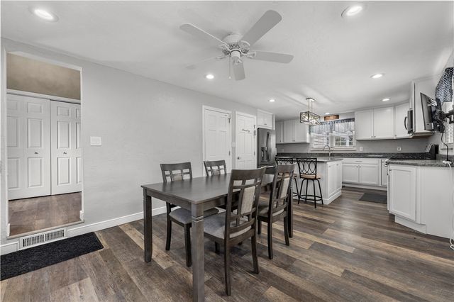 275 Old Clairton Rd, Pleasant Hills, PA 15236