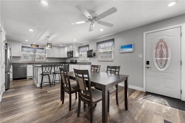 275 Old Clairton Rd, Pleasant Hills, PA 15236
