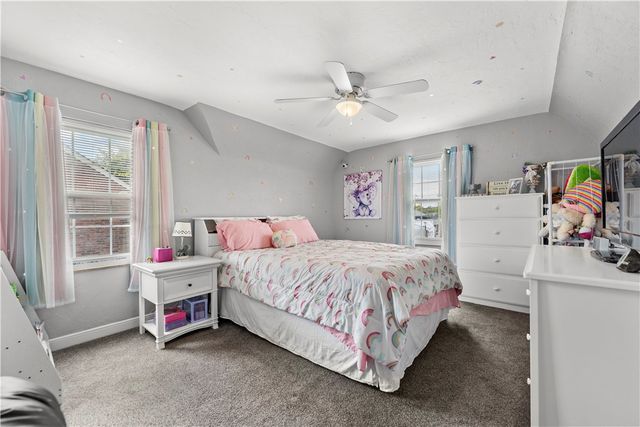 275 Old Clairton Rd, Pleasant Hills, PA 15236