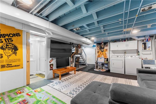 275 Old Clairton Rd, Pleasant Hills, PA 15236