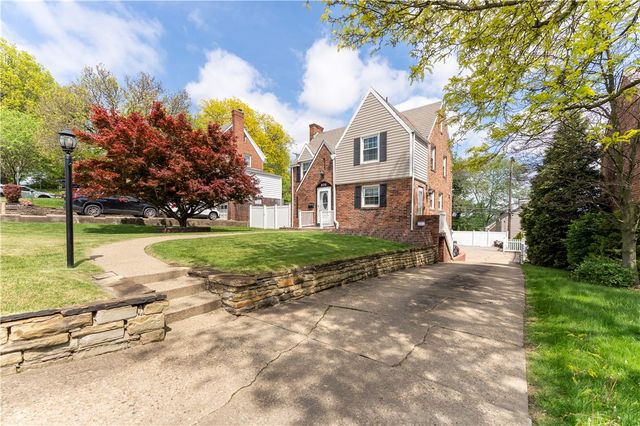 275 Old Clairton Rd, Pleasant Hills, PA 15236