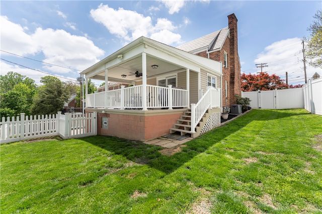275 Old Clairton Rd, Pleasant Hills, PA 15236