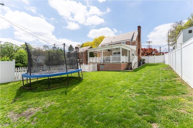 275 Old Clairton Rd, Pleasant Hills, PA 15236