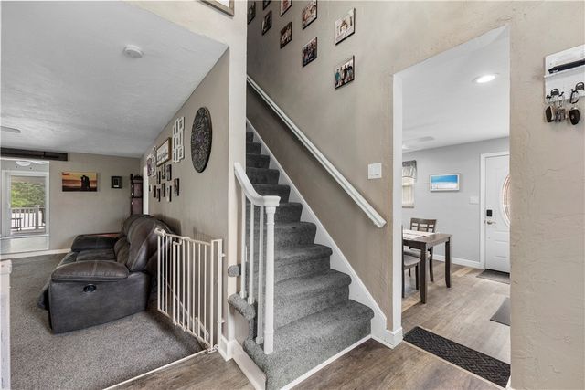 275 Old Clairton Rd, Pleasant Hills, PA 15236