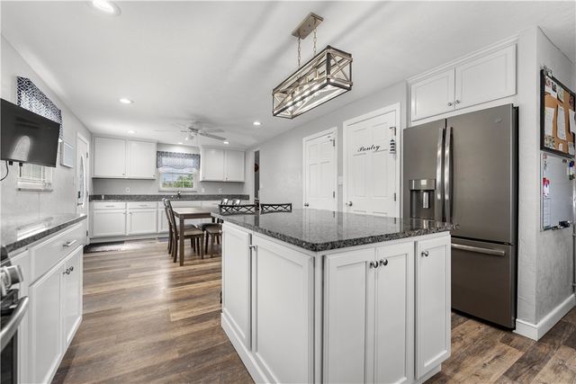 275 Old Clairton Rd, Pleasant Hills, PA 15236