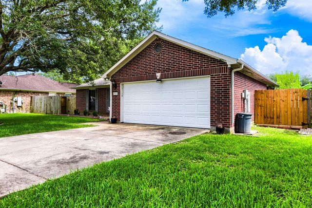3074 County Road 855b, Alvin, TX 77511