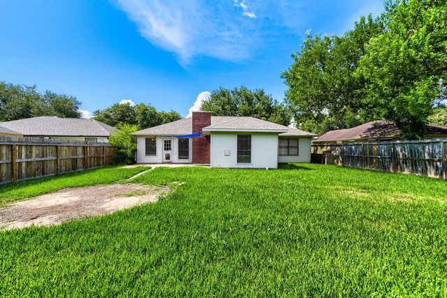 3074 County Road 855b, Alvin, TX 77511