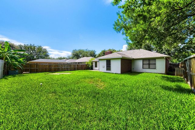 3074 County Road 855b, Alvin, TX 77511