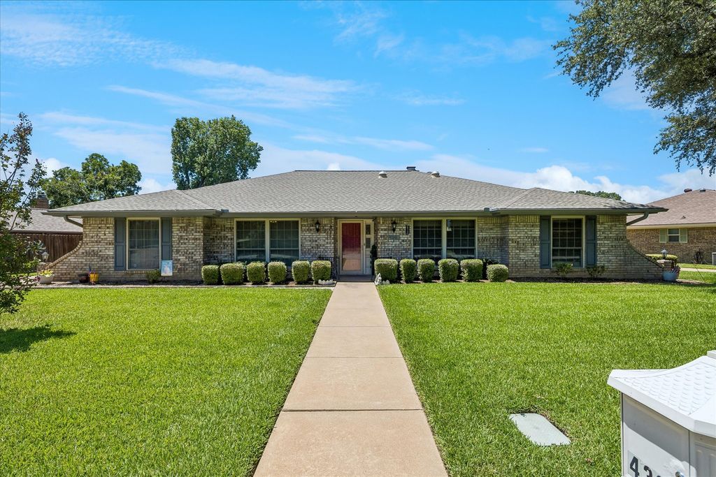 4361 Rota Circle, Fort Worth, TX 76133