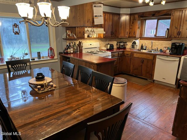 2567 State Highway 10, Caroga, NY 12095