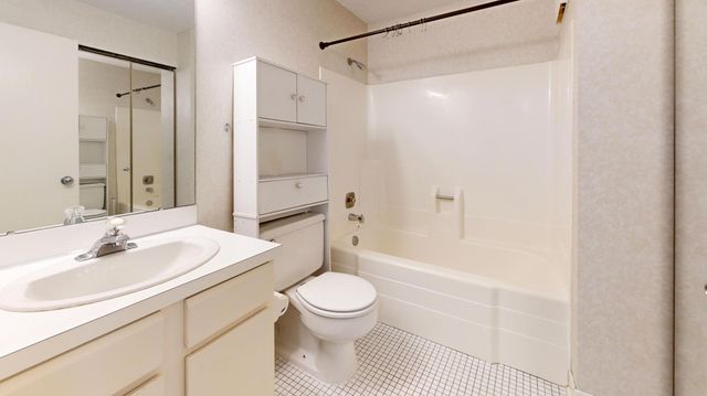 210 W Grant St 204, Minneapolis, MN 55403