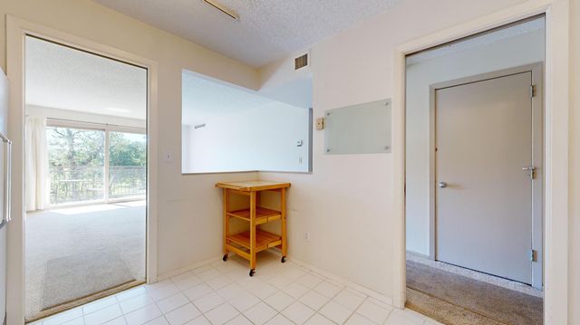 210 W Grant St 204, Minneapolis, MN 55403