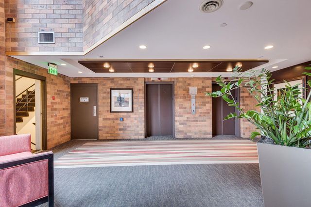 210 W Grant St 204, Minneapolis, MN 55403