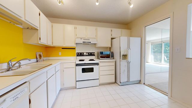 210 W Grant St 204, Minneapolis, MN 55403