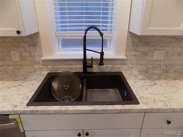4816 Sacramento Avenue, St Louis, MO 63115