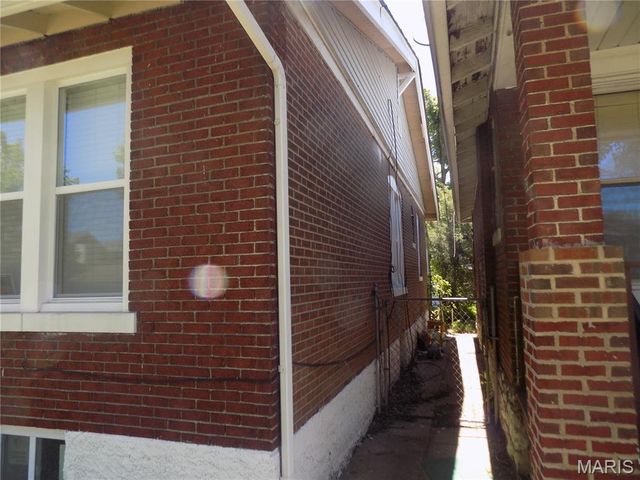 4816 Sacramento Avenue, St Louis, MO 63115