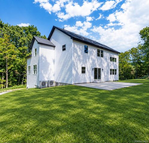 19 Stacy Lee Drive, Newburgh, NY 12550