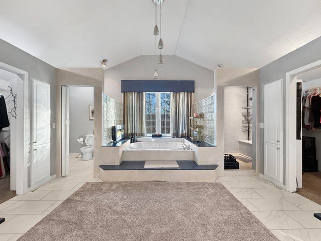 1420 W Farm Road 102, Springfield, MO 65803