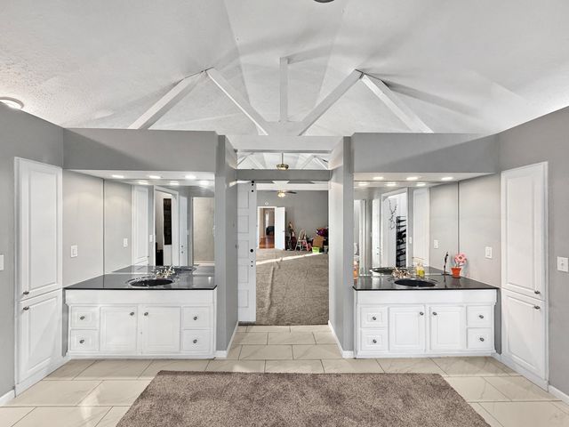 1420 W Farm Road 102, Springfield, MO 65803