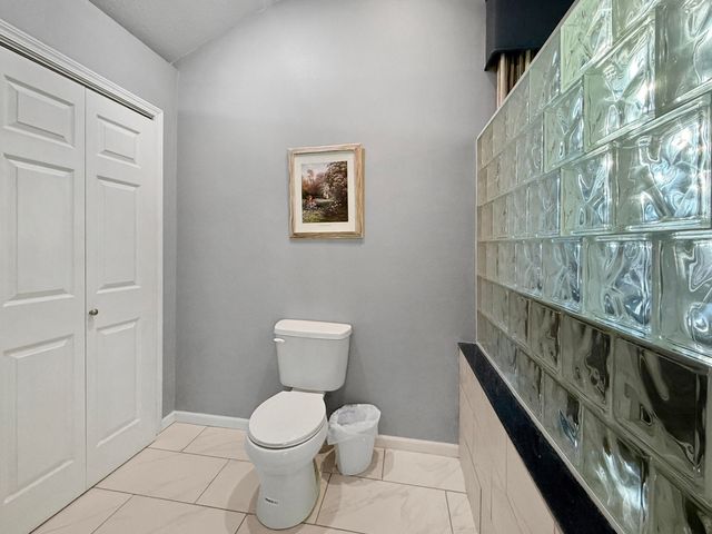 1420 W Farm Road 102, Springfield, MO 65803