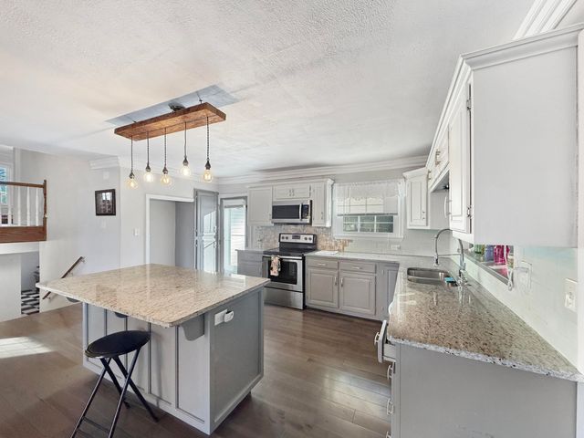 1420 W Farm Road 102, Springfield, MO 65803