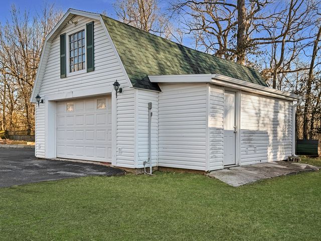 1420 W Farm Road 102, Springfield, MO 65803