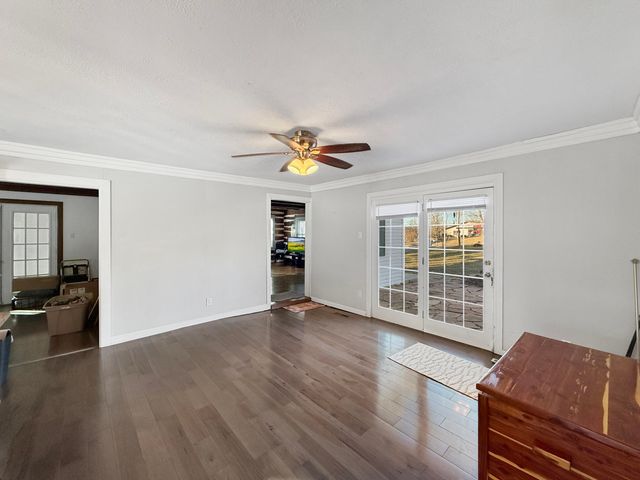 1420 W Farm Road 102, Springfield, MO 65803