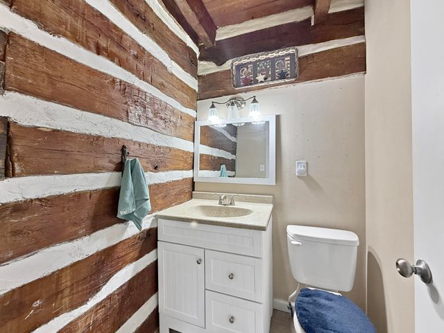 1420 W Farm Road 102, Springfield, MO 65803